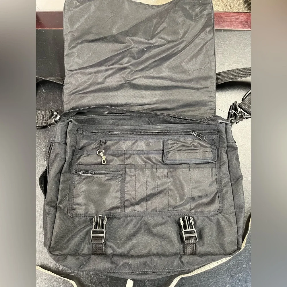 High Sierra Passport to Adventure laptop/messenger bag
